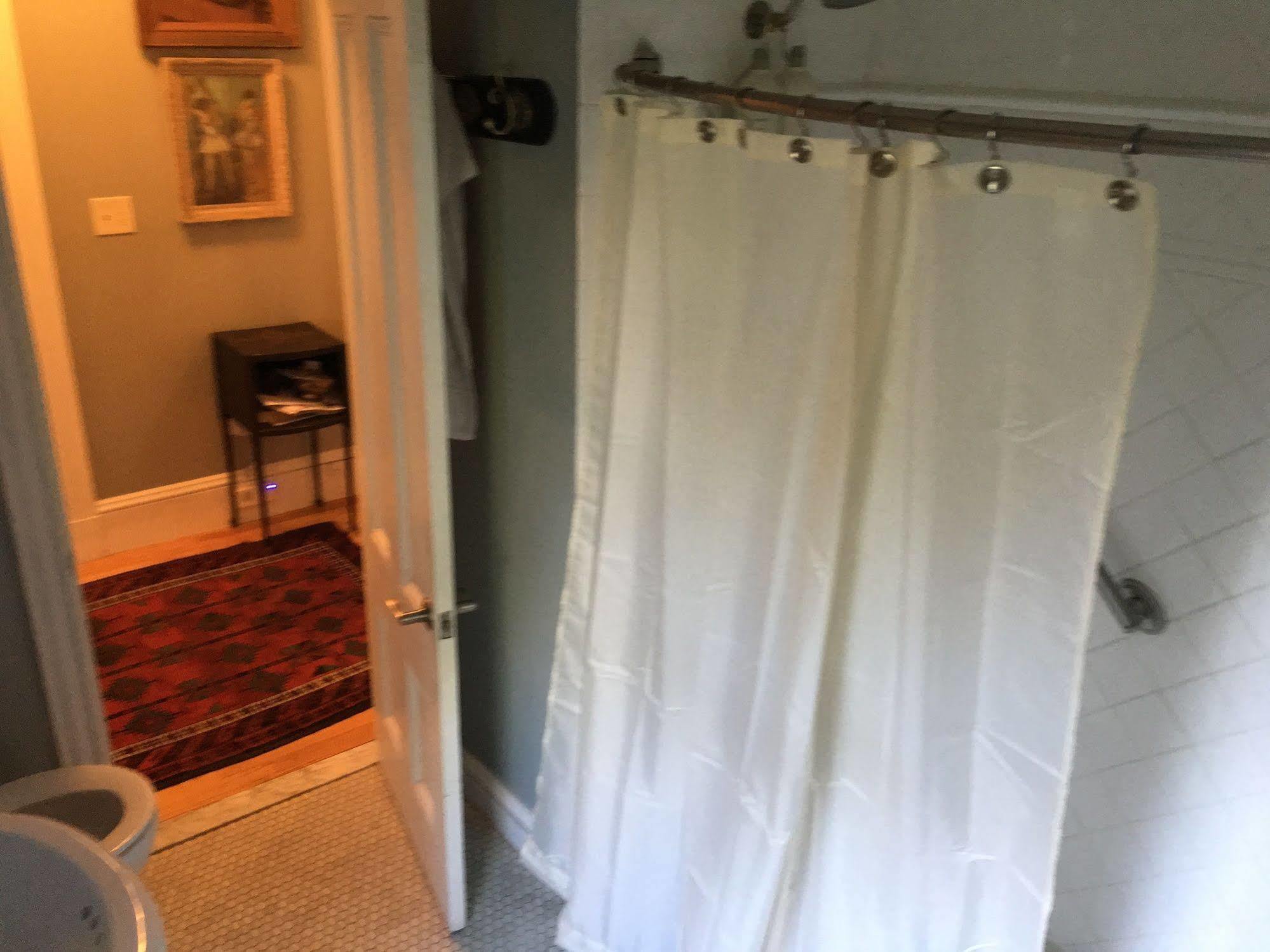 Hotel Chez Pat In Cambridge